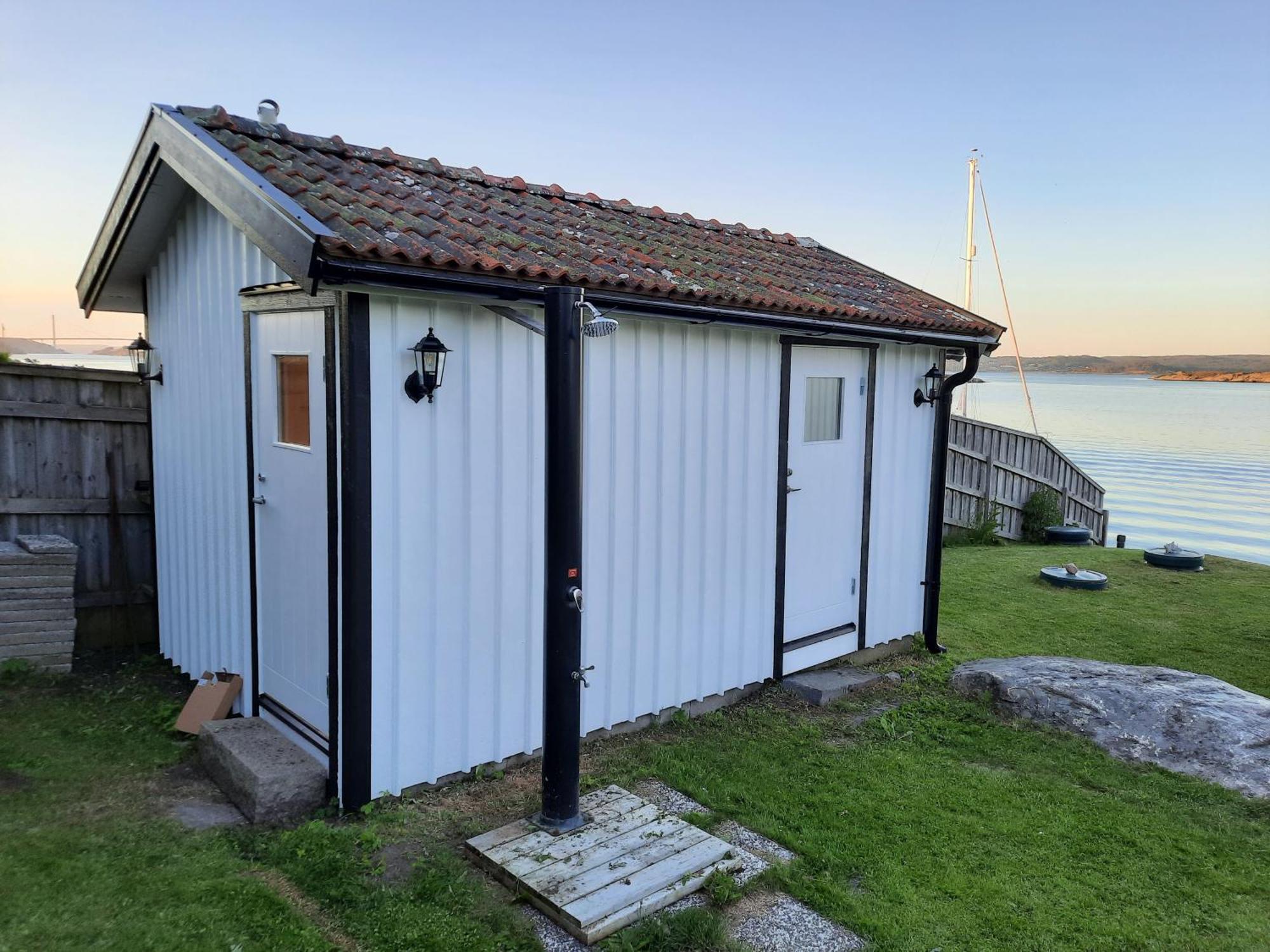 Cabin At The Sea Close To Public Beach With A Jumpingtower Hoviksnas Экстерьер фото